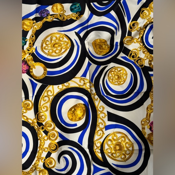 Authentic CELINE Scarf 100% Silk in Excellent Condition - Picture 3 of 7